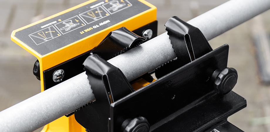 strongbold_s1_with_accessories_920x450px_001